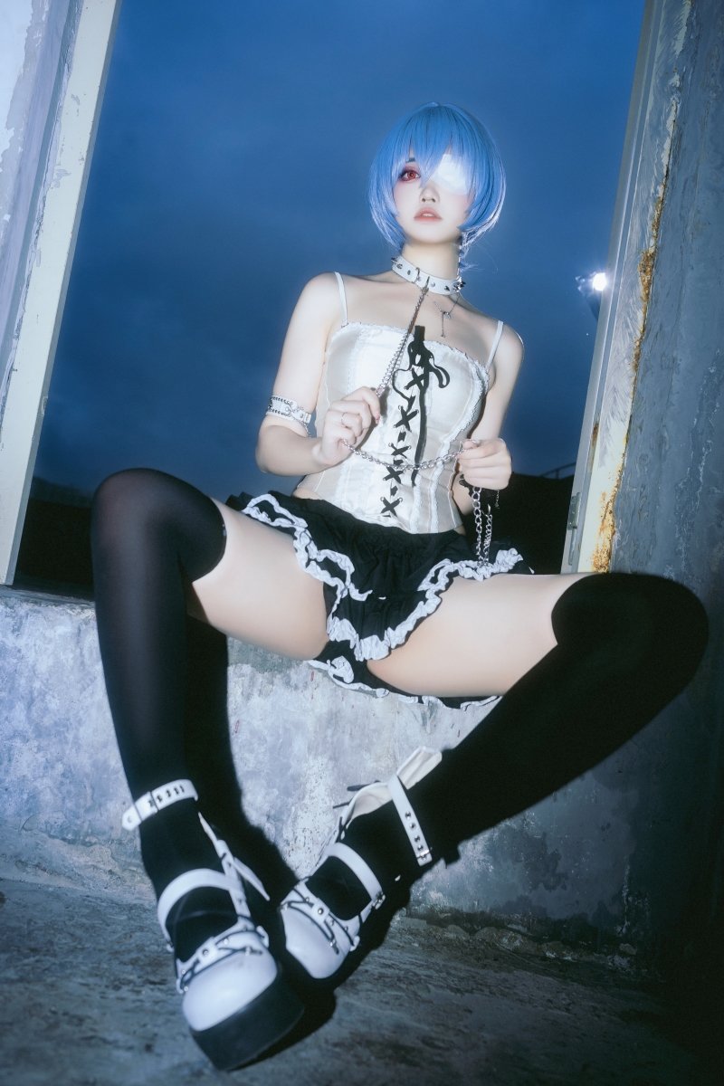 洛桑w伊梓#雨后天台【35P-693MB】最新收集