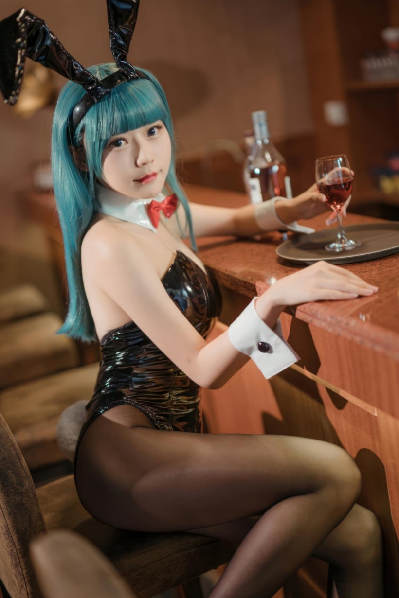 香草喵露露 – 七龙珠 布玛 兔女郎图片作品分享