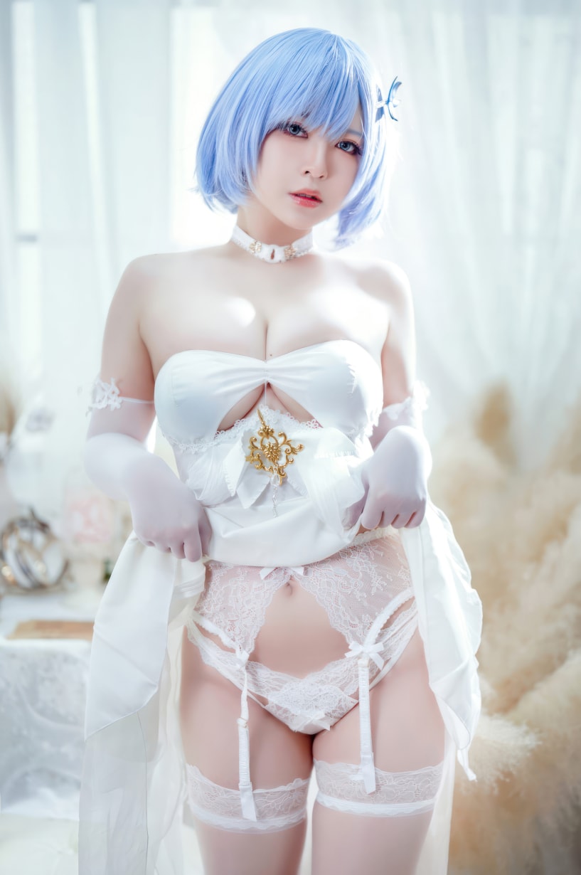 半半子 碧蓝航线 恰巴耶夫 白骑兵的旋律 礼服图片下载