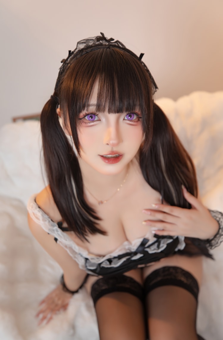 神楽坂真冬 – 金色高跟图片在哪看？