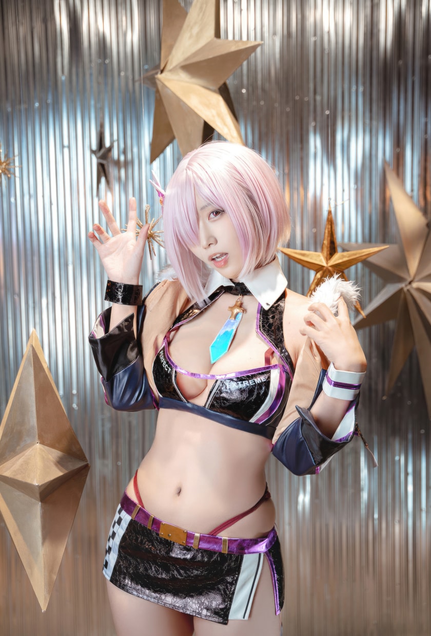 切切celia FGO-玛修赛车服美丽的女生cos图片
