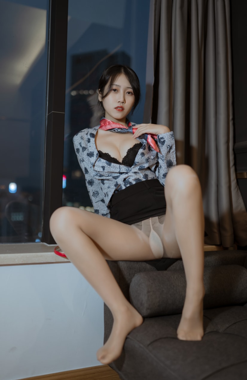 不呆猫 东航空姐制服作品图片未删减