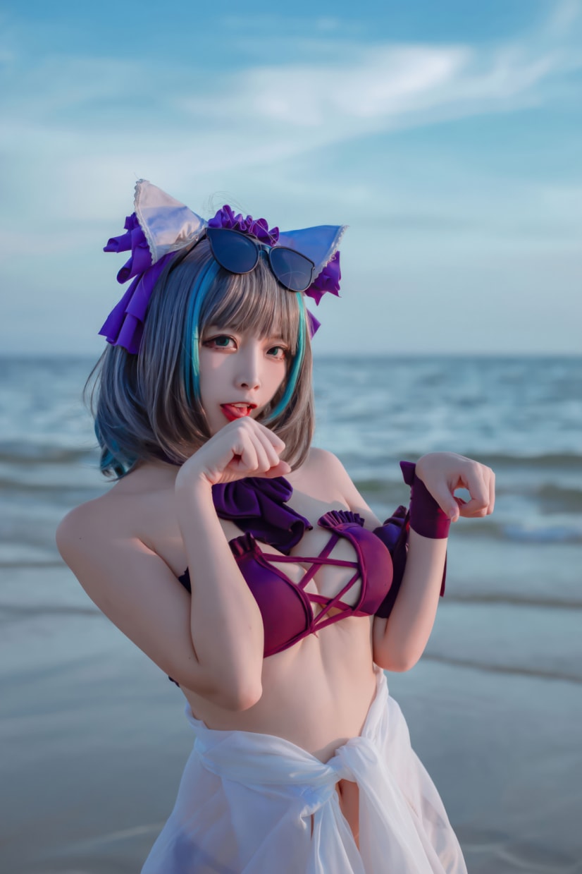 二佐Nisa – 碧蓝航线-柴郡泳装图片作品分享