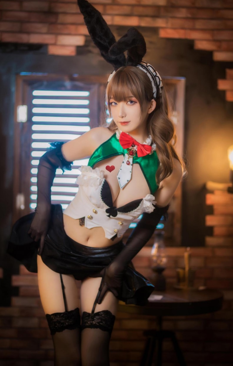 封疆疆v 莫妮卡女郎壁纸图片大全