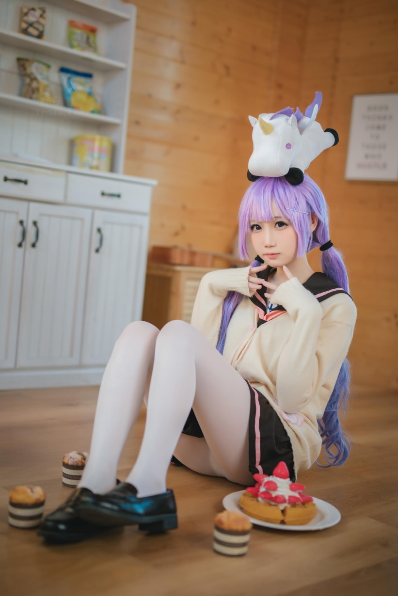 焖焖碳 独角兽JK制服美丽的女生图片