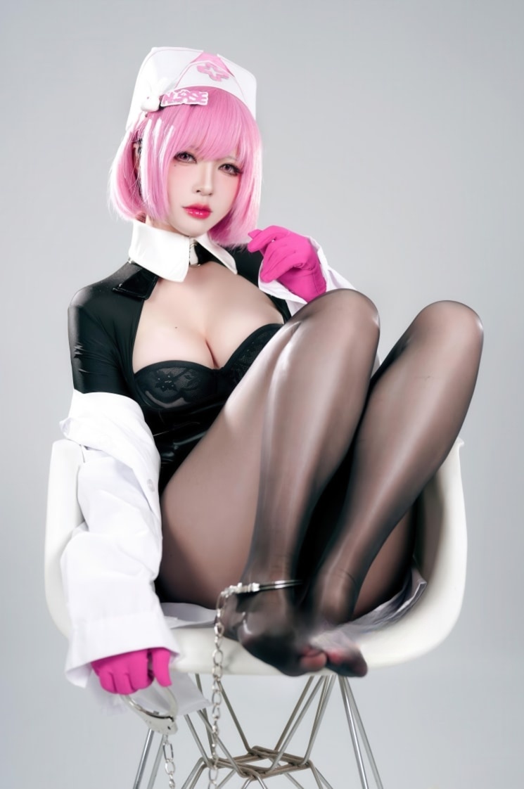 半半子 王医生美丽的女生cos图片