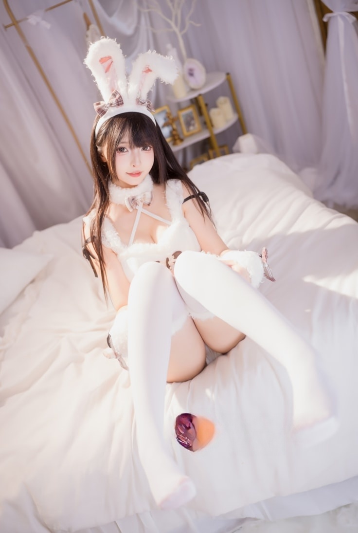 神楽坂真冬 – 毛绒白兔未删减图片作品