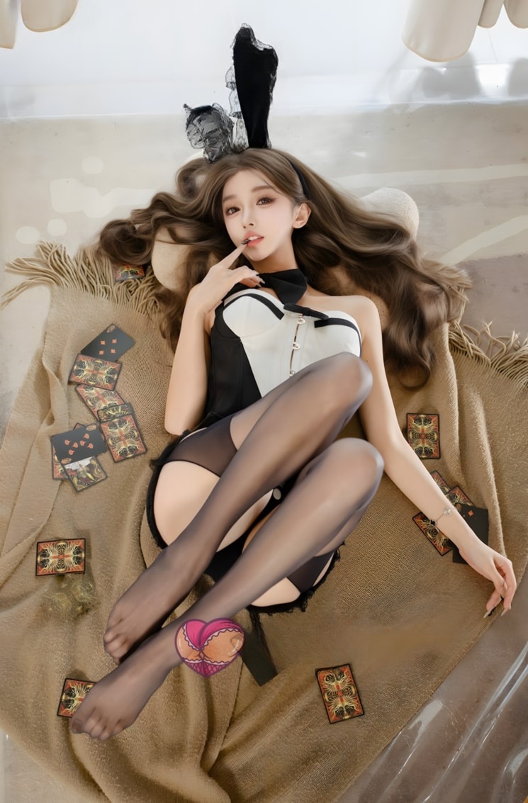 过期米线线喵 – 扑克兔女郎微博图片
