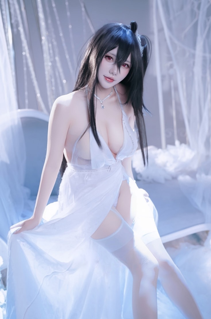 是一只熊仔吗 大凤花嫁美丽的女生cos图片