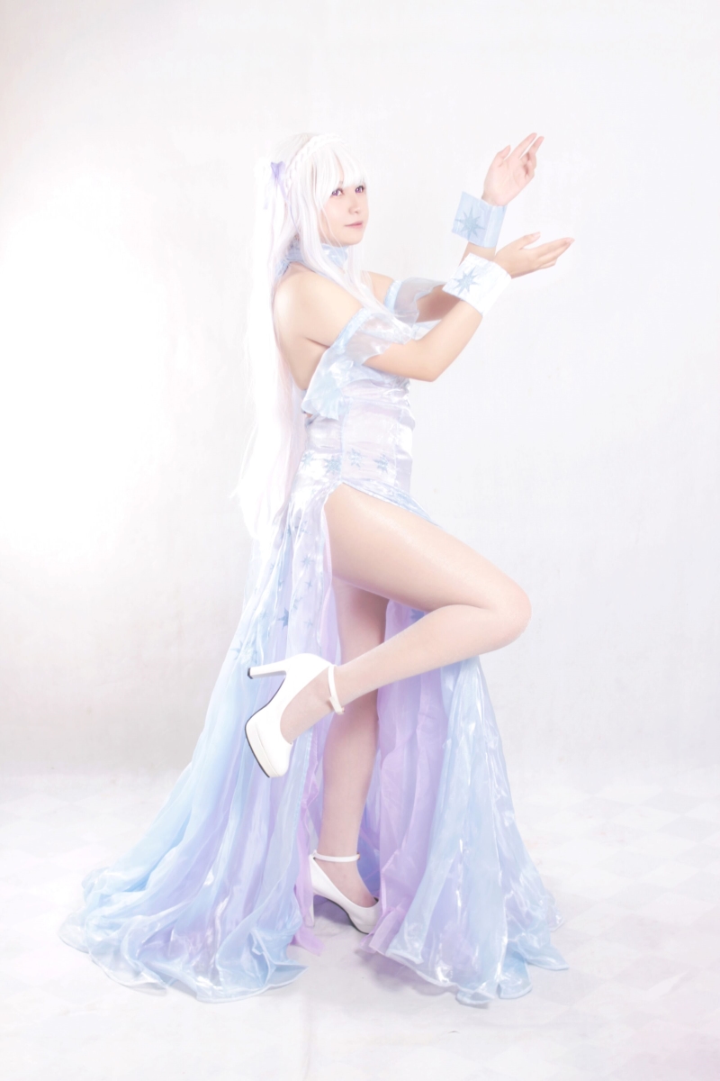 Foxy Gravia Emilia Foxy Gravia Emilia