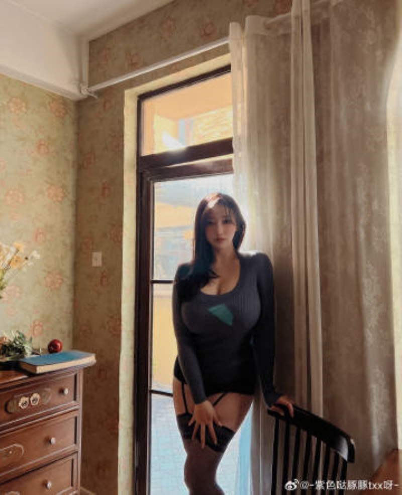 紫色噠豚豚 Collection 2【90P-27.3MB】 紫色噠豚豚 Collection 2【90P-27.3MB】